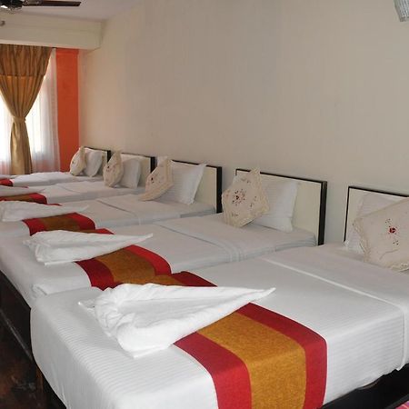 Hotel Pleasure Home Kathmandu Buitenkant foto