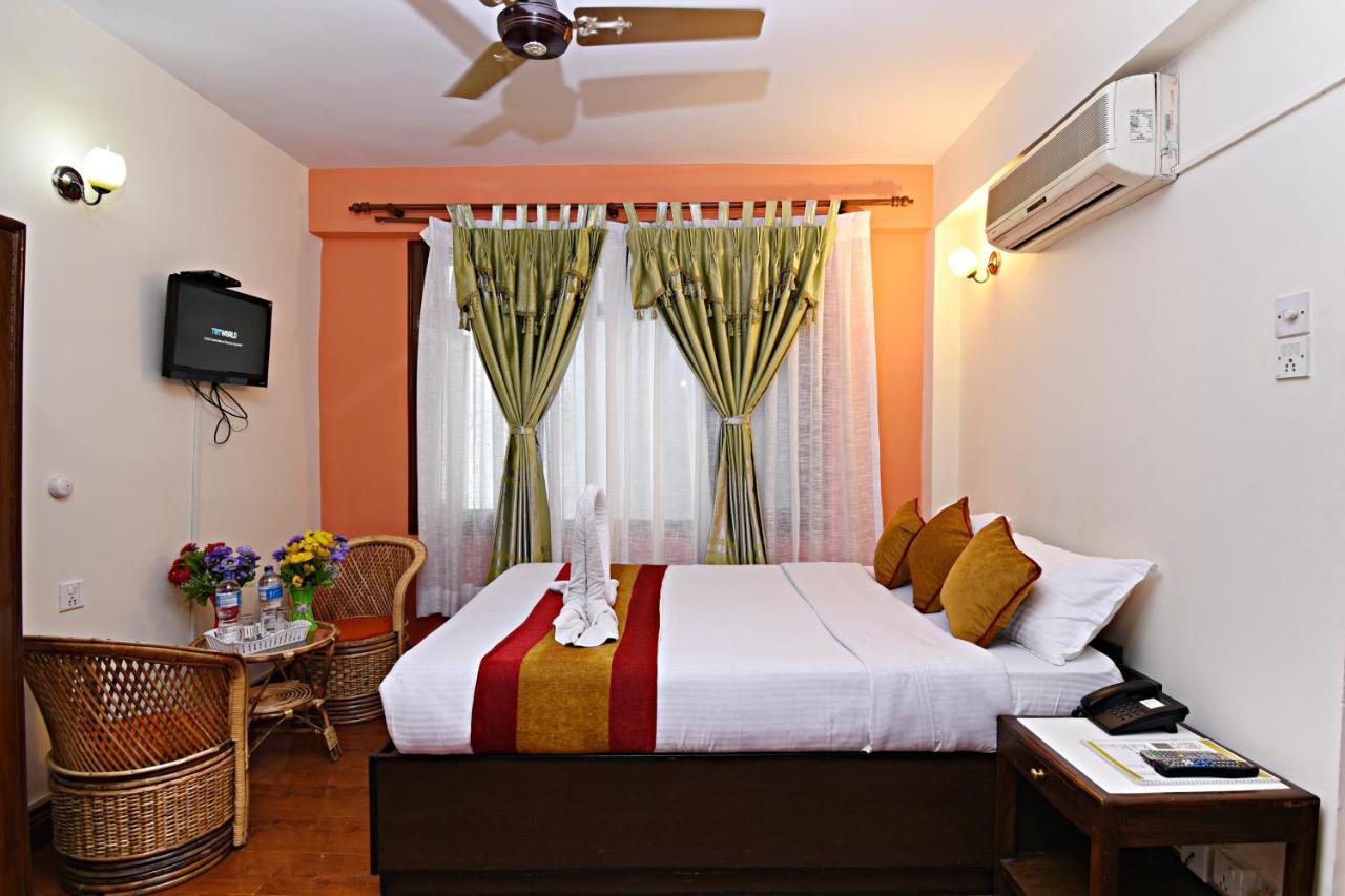 Hotel Pleasure Home Kathmandu Buitenkant foto