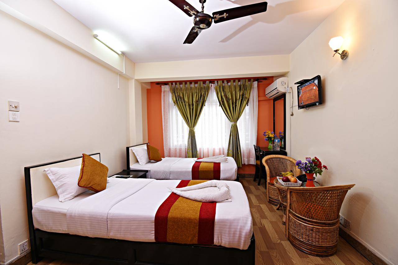 Hotel Pleasure Home Kathmandu Buitenkant foto