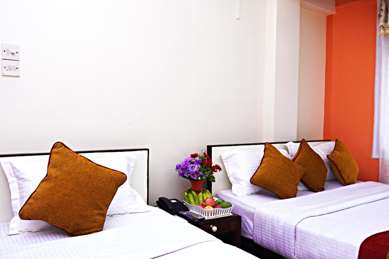 Hotel Pleasure Home Kathmandu Buitenkant foto