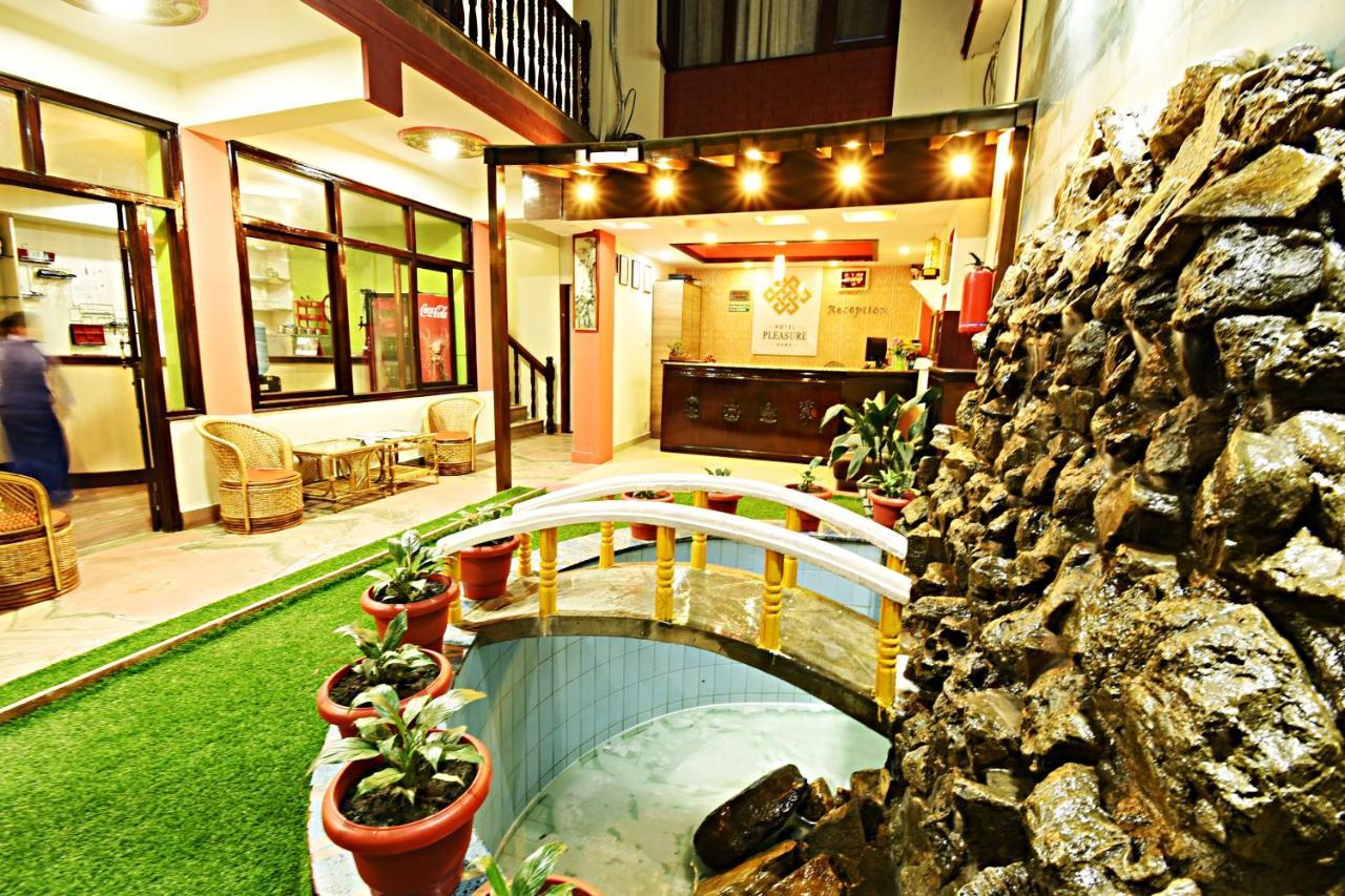 Hotel Pleasure Home Kathmandu Buitenkant foto