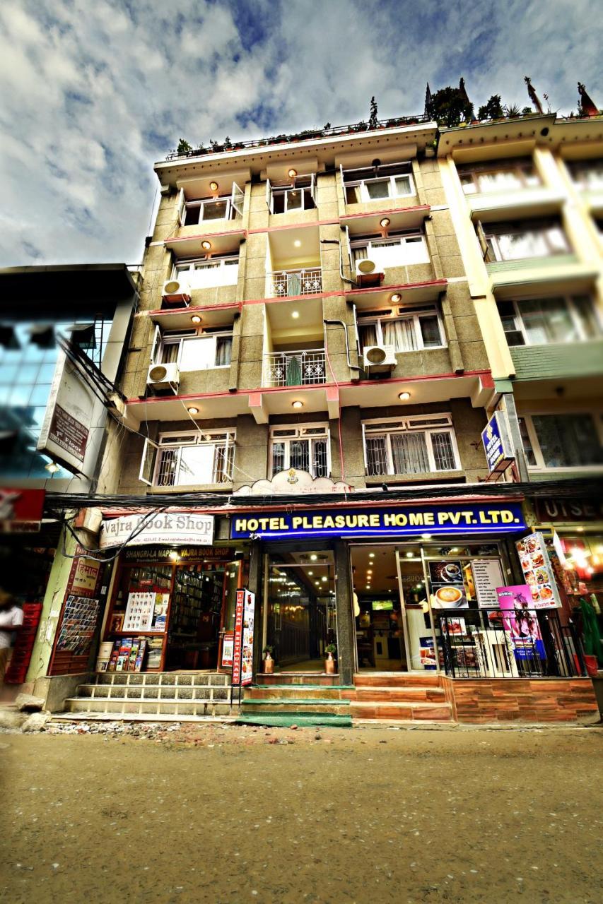Hotel Pleasure Home Kathmandu Buitenkant foto