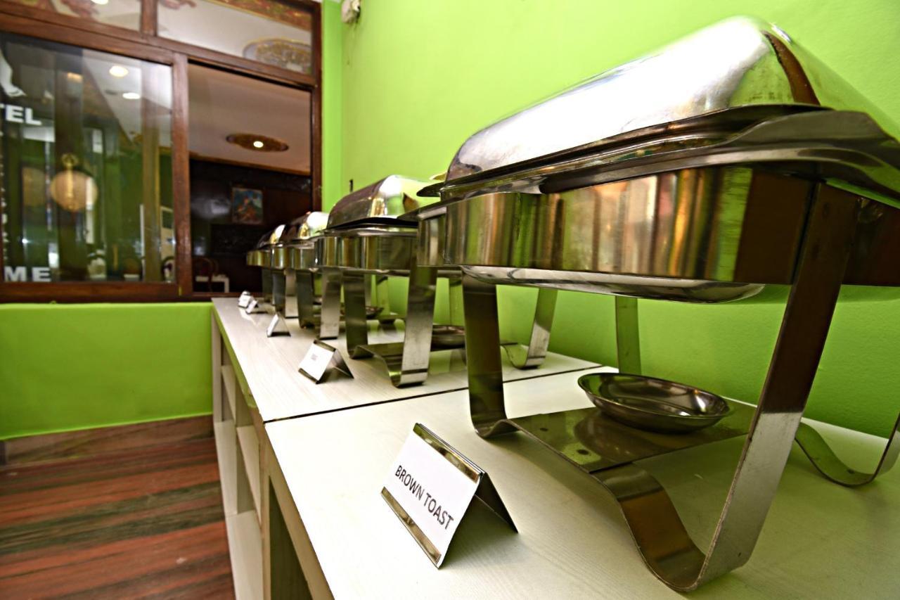 Hotel Pleasure Home Kathmandu Buitenkant foto